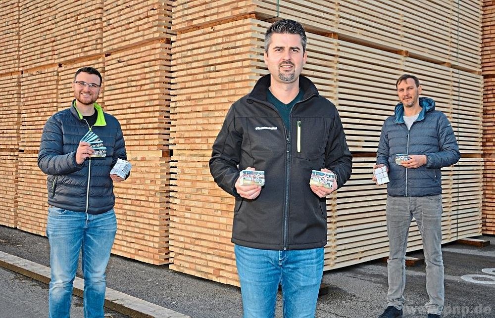 Mitarbeiter mit VOF-Karten beschenkt